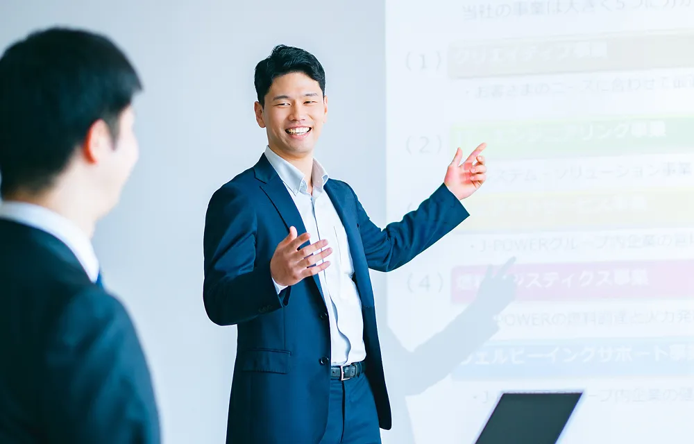 クリエイティブ事業